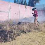 DAN POLICÍA MUNICIPAL DE TLAXCALA Y PROTECCIÓN CIVIL RESPUESTA INMEDIATA A QUEMA EN OCOTLÁN Y EVITA RIESGOS ENTRE FAMILIAS