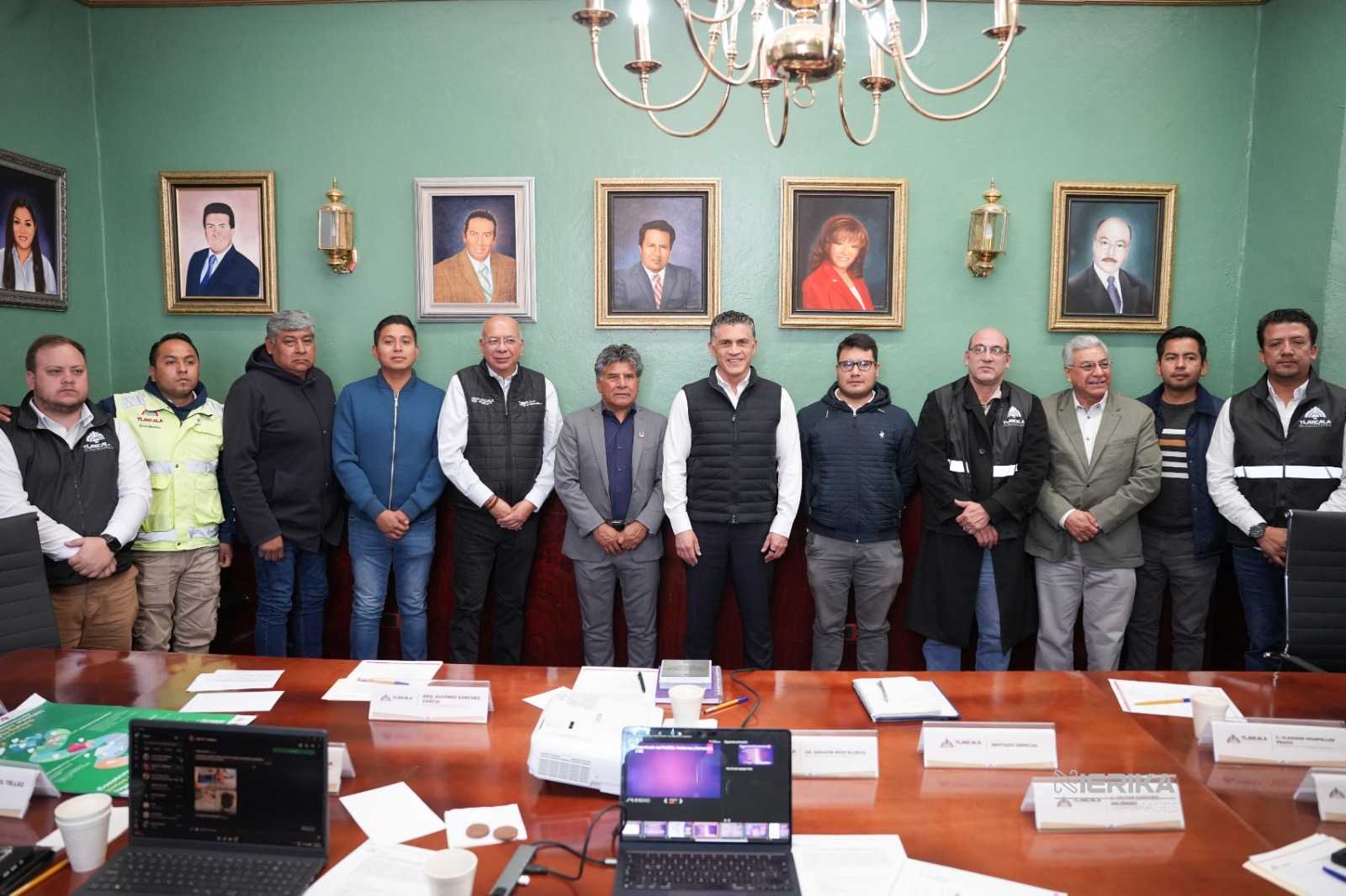 ALCALDE ALFONSO SÁNCHEZ GARCÍA ANALIZA CON EL COLTLAX EL PLAN DE ORDENAMIENTO TERRITORIAL PARA LA CAPITAL