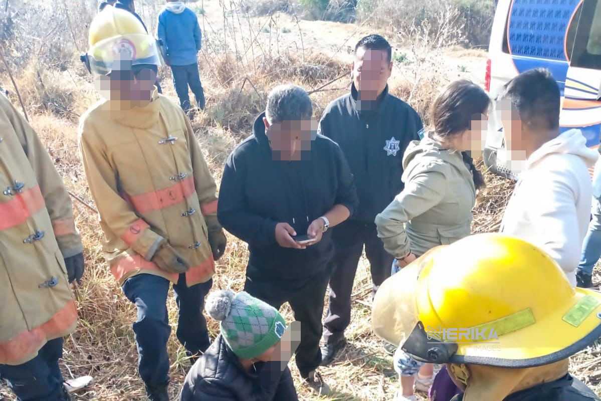 POLICÍA MUNICIPAL DE TLAXCALA ATENDIÓ Y ABANDERÓ ACCIDENTE DE UNIDAD DE TRANSPORTE PÚBLICO EN TIZATLÁN