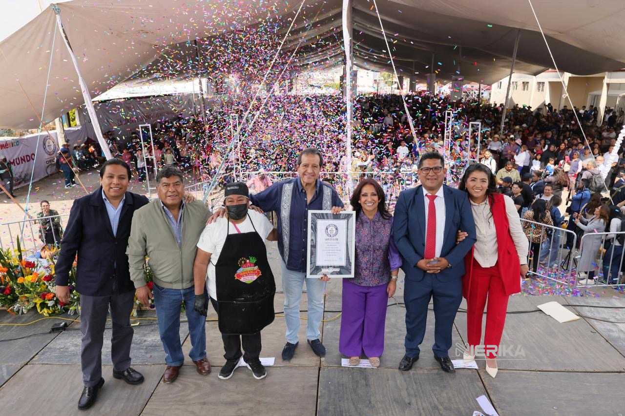 LOGRA TLAXCALA SU CUARTO RÉCORD GUINNESS CON LA LÍNEA DE QUESADILLAS MÁS GRANDE DEL MUNDO