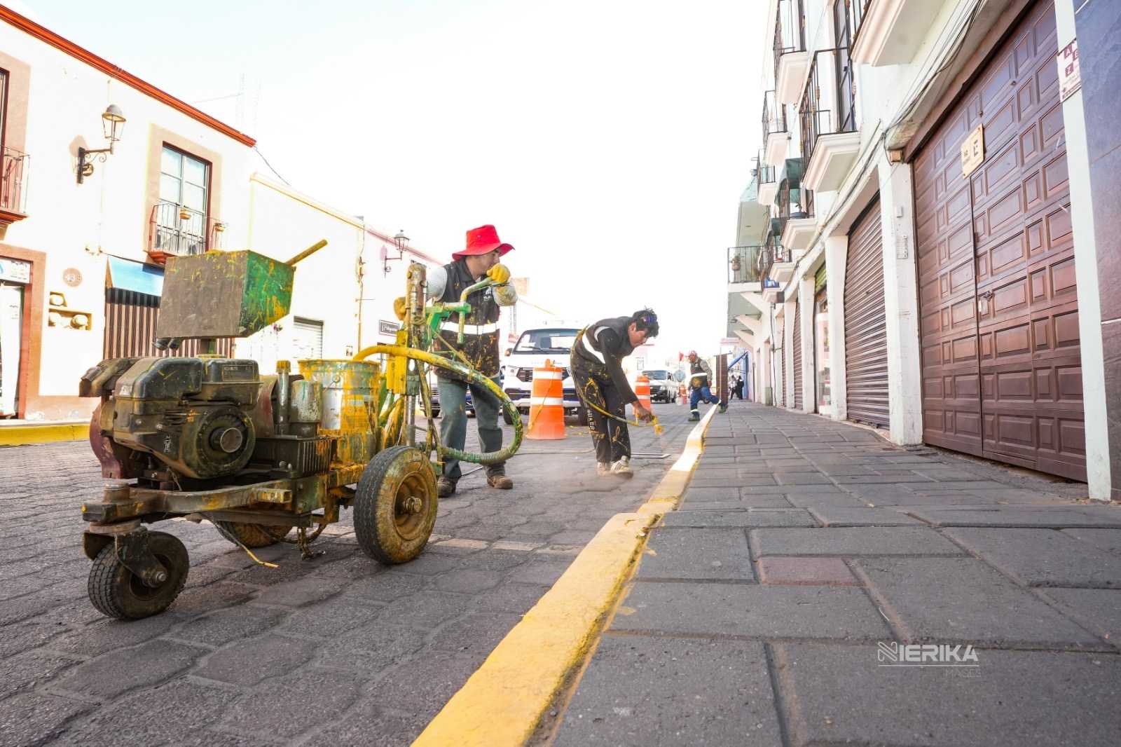 TRABAJA EL AYUNTAMIENTO DE TLAXCALA EN CALLES DE LA CAPITAL