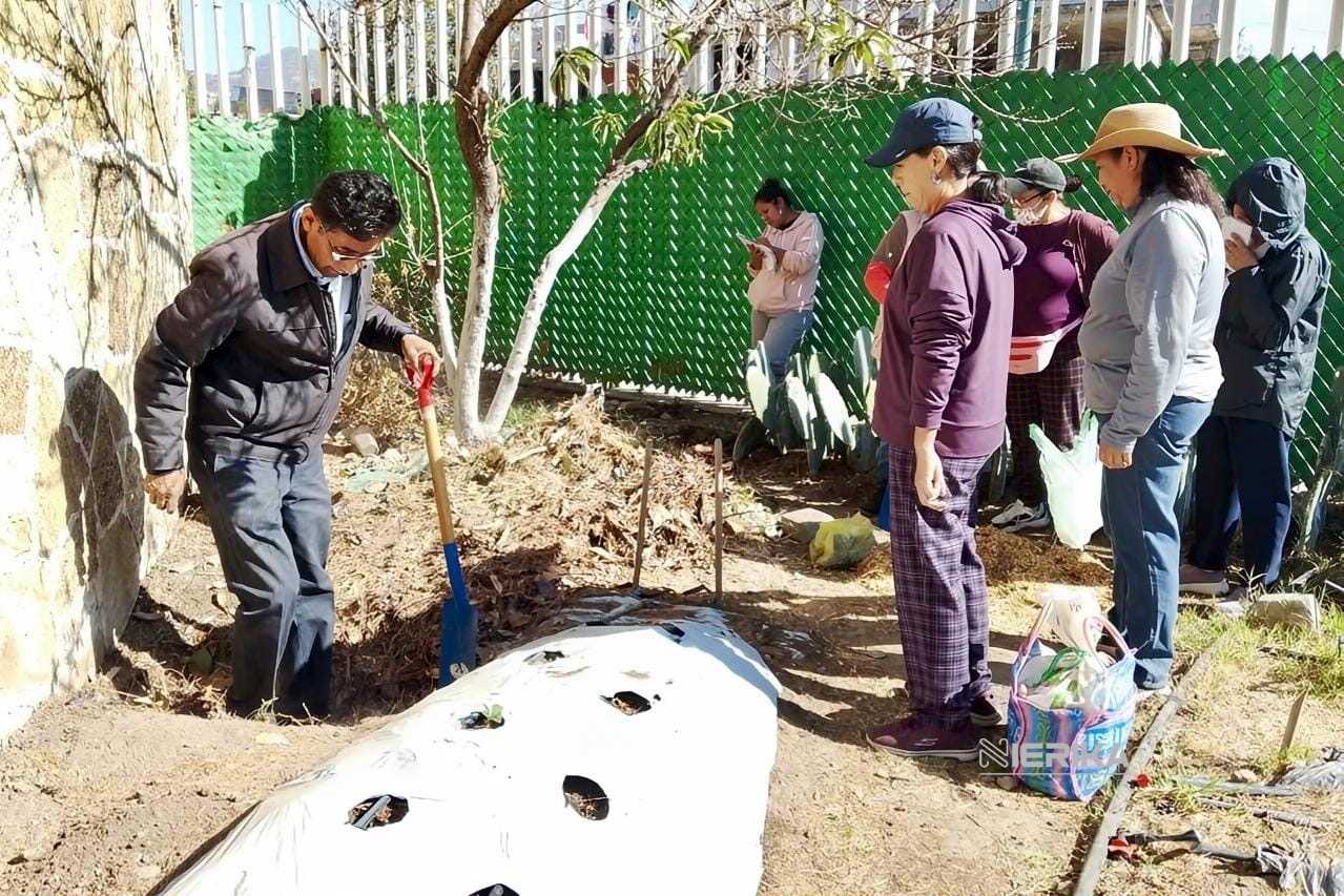 GOBIERNO MUNICIPAL DE TLAXCALA FOMENTA EL CUIDADO AMBIENTAL CON CLASE DE COMPOSTA DE HOYO