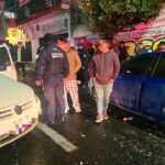 POLICÍA MUNICIPAL DE TLAXCALA CONTROLA RIÑA TRAS CHOQUE ENTRE VEHÍCULOS