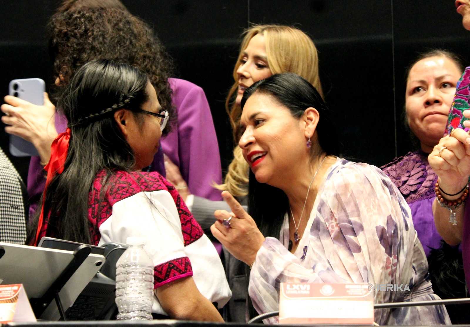 El Senado honra la valentía de una mujer indígena; Ana Lilia Rivera reconoce su lucha comunitaria