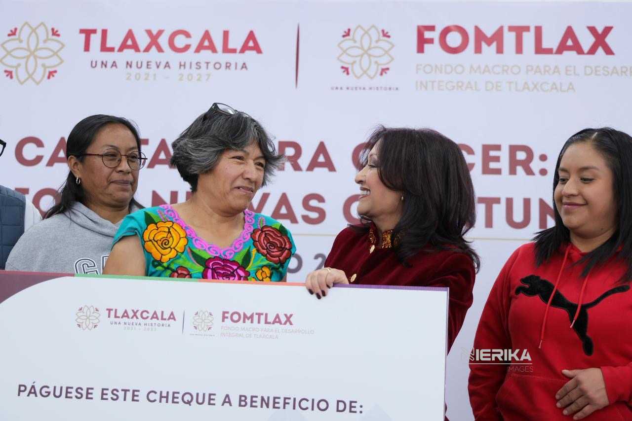 ENTREGA GOBERNADORA 65 CRÉDITOS DEL FOMTLAX; GENERAN BIENESTAR PARA 200 FAMILIAS