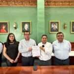 COMISIÓN ELECTORAL DEL AYUNTAMIENTO DE TLAXCALA ENTREGA CONSTANCIAS DE REGISTRO A PLANILLAS QUE COMPETIRÁN POR LA CAPAO