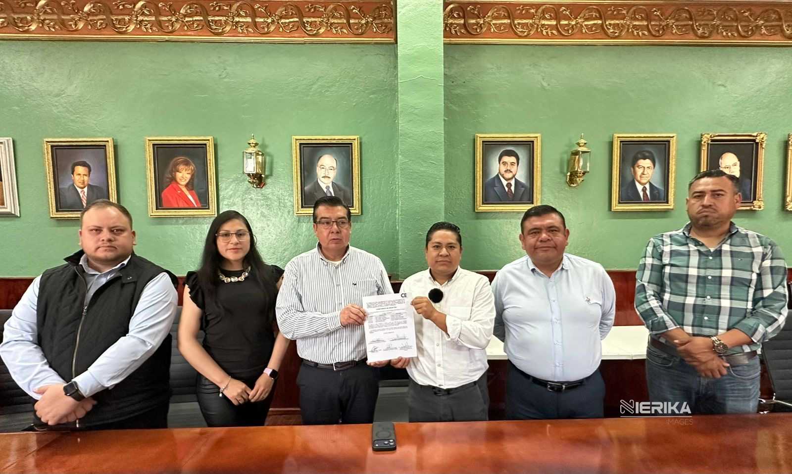 COMISIÓN ELECTORAL DEL AYUNTAMIENTO DE TLAXCALA ENTREGA CONSTANCIAS DE REGISTRO A PLANILLAS QUE COMPETIRÁN POR LA CAPAO
