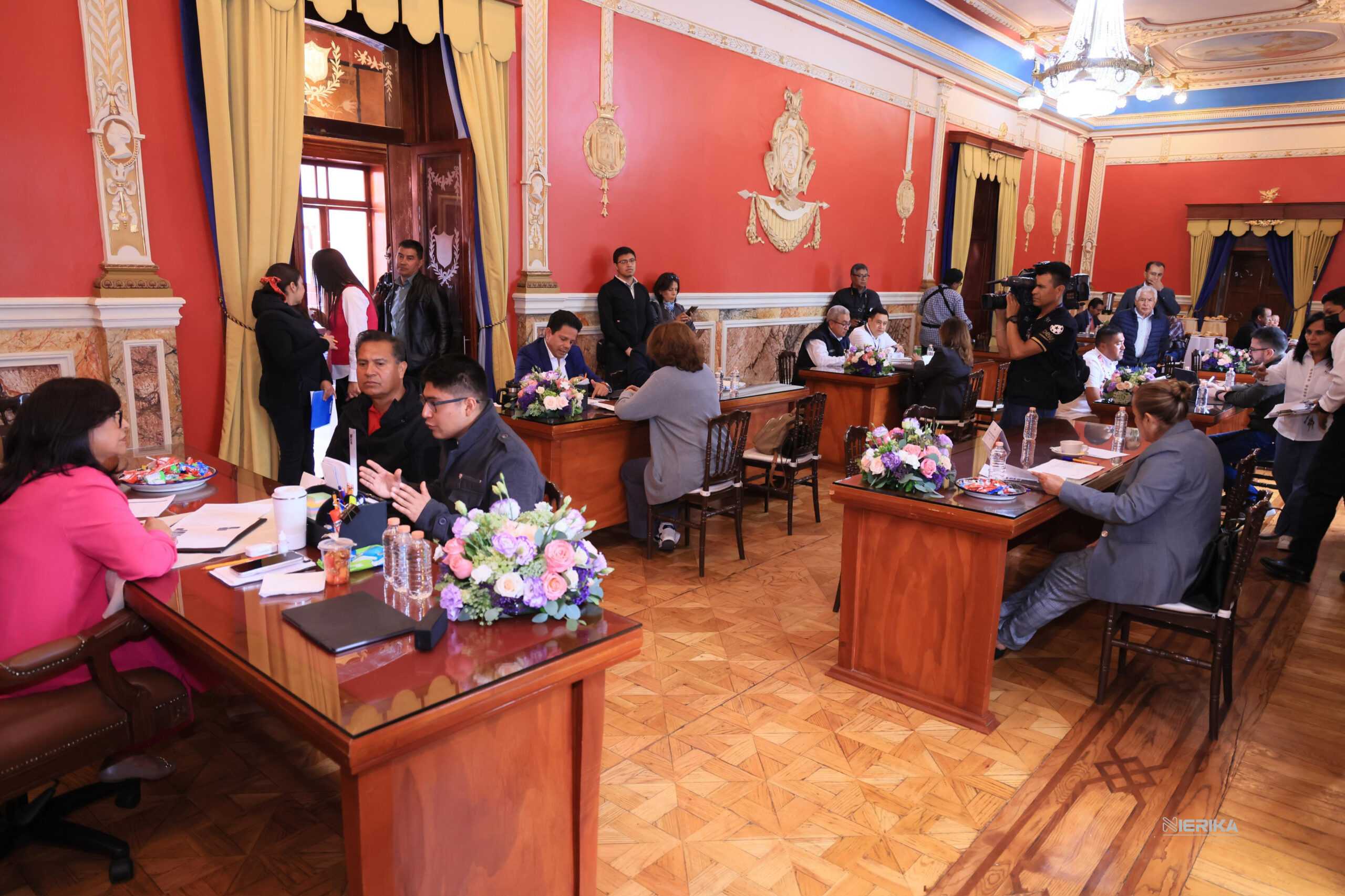 ENCABEZA GOBERNADORA ATENCIÓN A MÁS DE 180 TLAXCALTECAS, EN AUDIENCIA PÚBLICA