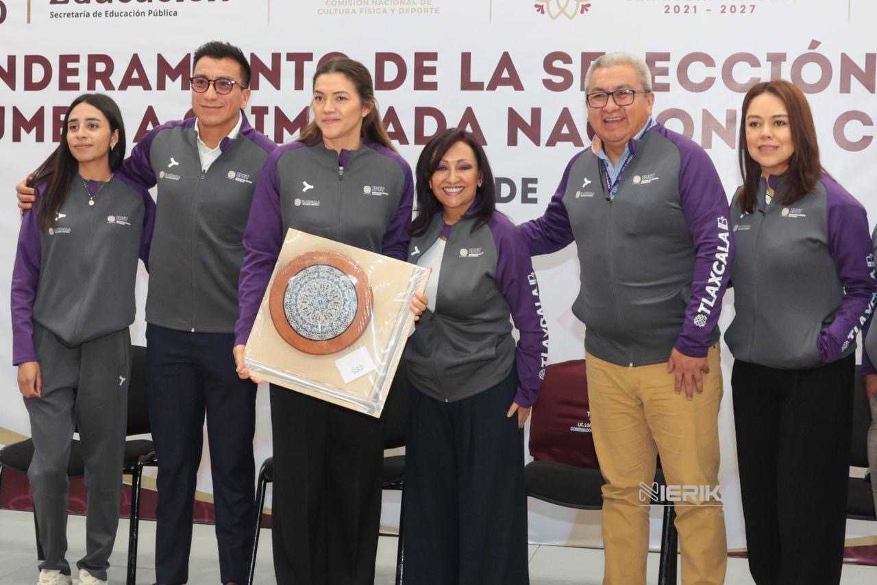 ABANDERA GOBERNADORA A SELECCIÓN TLAXCALTECA RUMBO A LA OLIMPIADA NACIONAL CONADE 2026