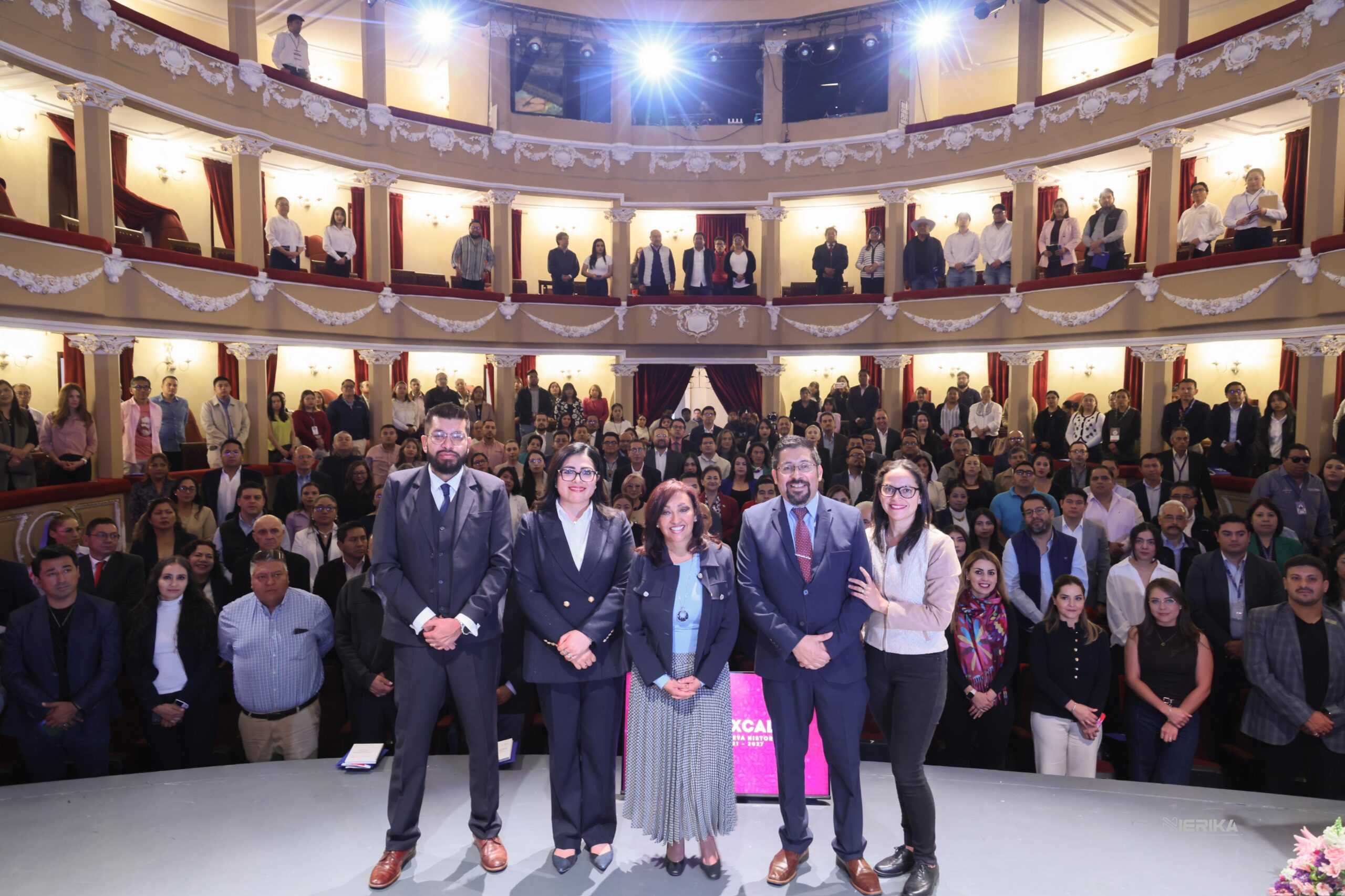 CONSOLIDA TLAXCALA UN SERVICIO PÚBLICO INNOVADOR Y HUMANISTA: GOBERNADORA