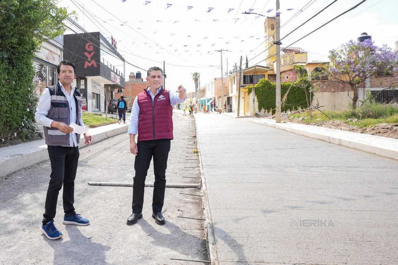 ALCALDE ALFONSO SÁNCHEZ SUPERVISA AVANCES DE OBRA EN CALLE FRANCISCO I. MADERO DE ACUITLAPILCO QUE FORTALECE LA MOVILIDAD Y CONECTIVIDAD DE LA ZONA