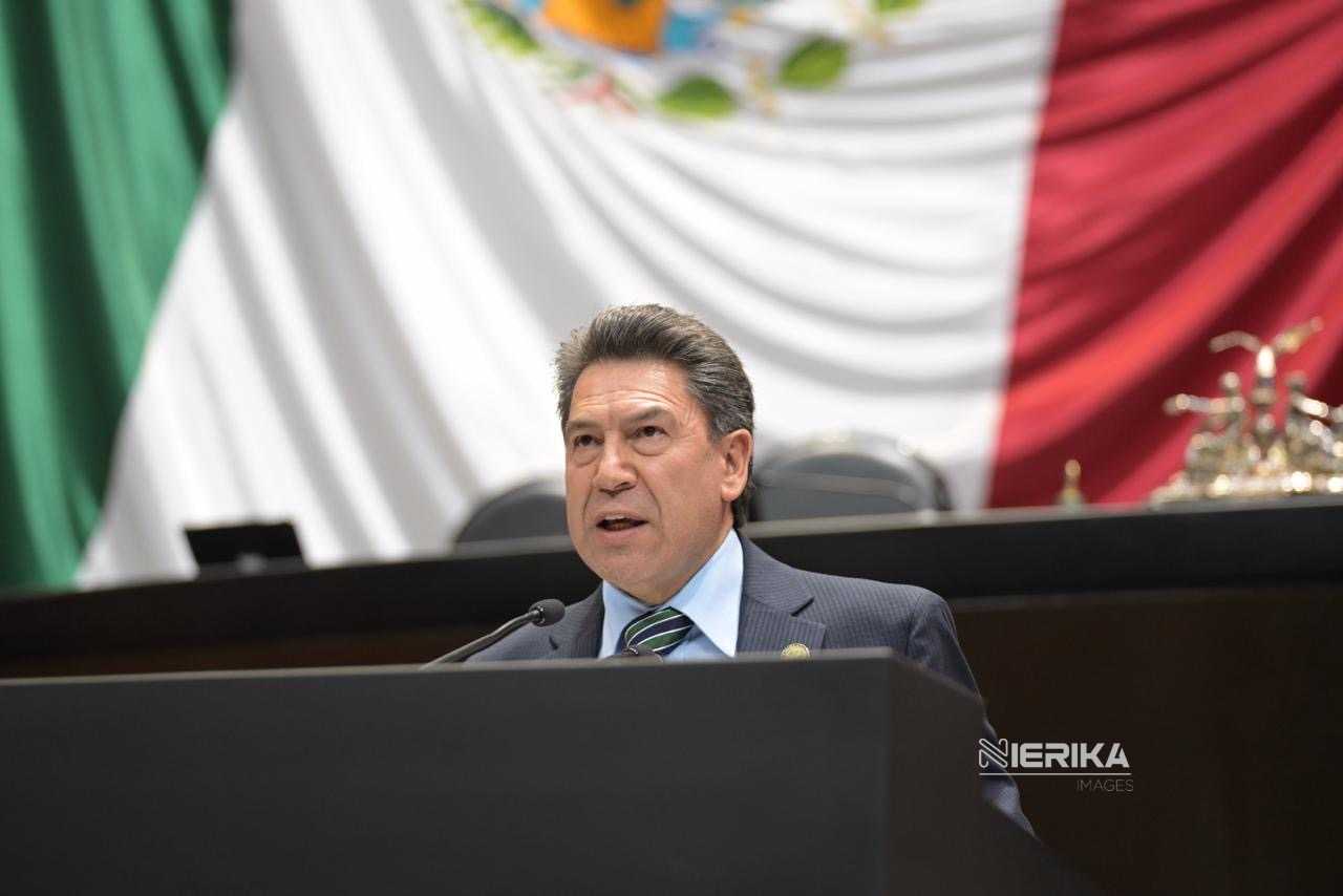 Presenta Ray Vázquez iniciativa para proteger a mujeres de violencia digital con IA