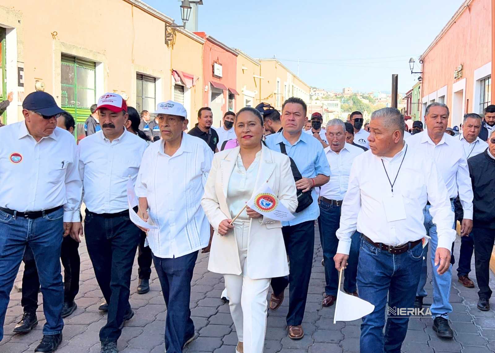 Con paso firme en el corazón de Tlaxcala, Ana Lilia Rivera camina junto a la clase trabajadora
