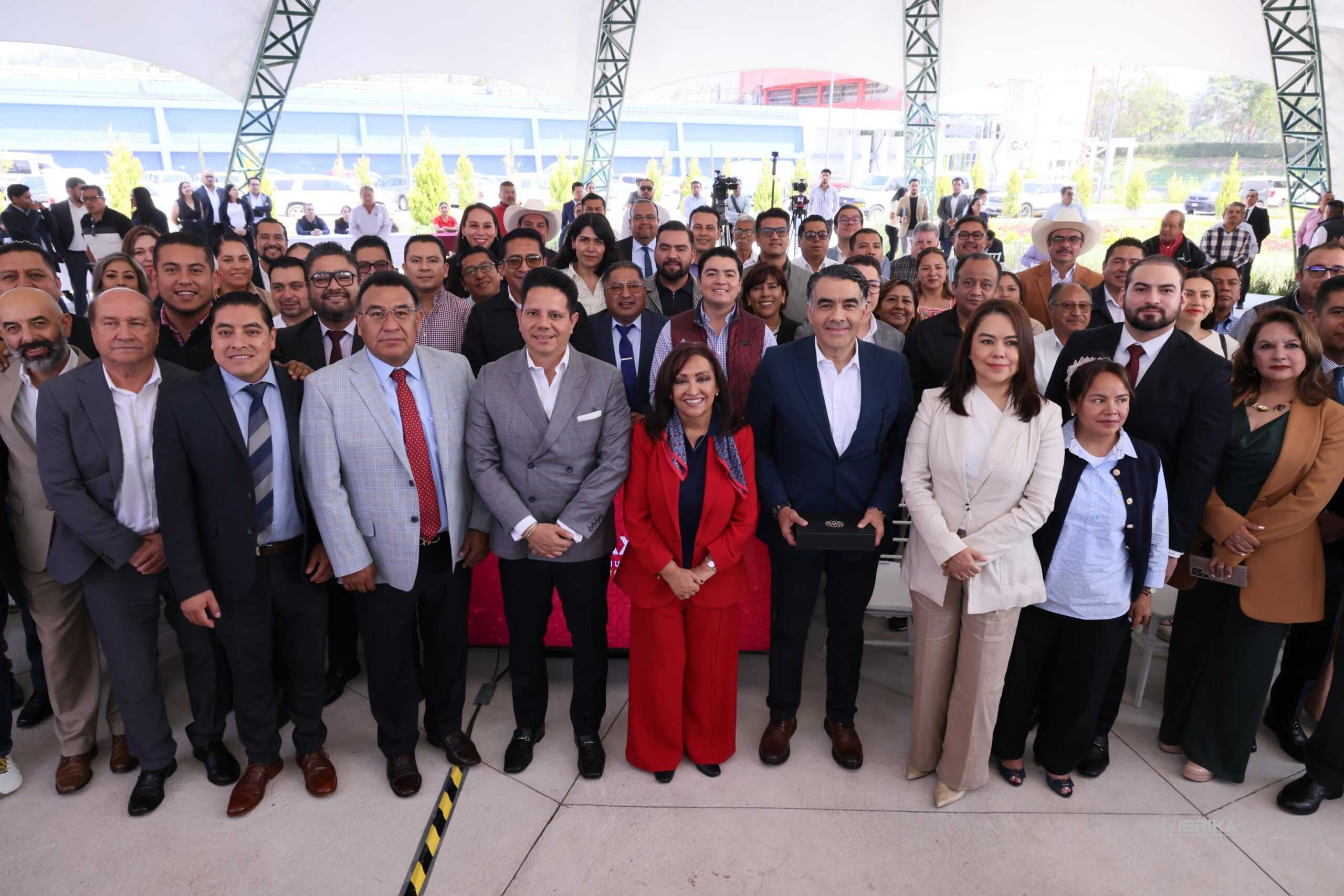 FIRMA TLAXCALA CONVENIO CON EL INSUS PARA LA REGULACIÓN DEL SUELO.