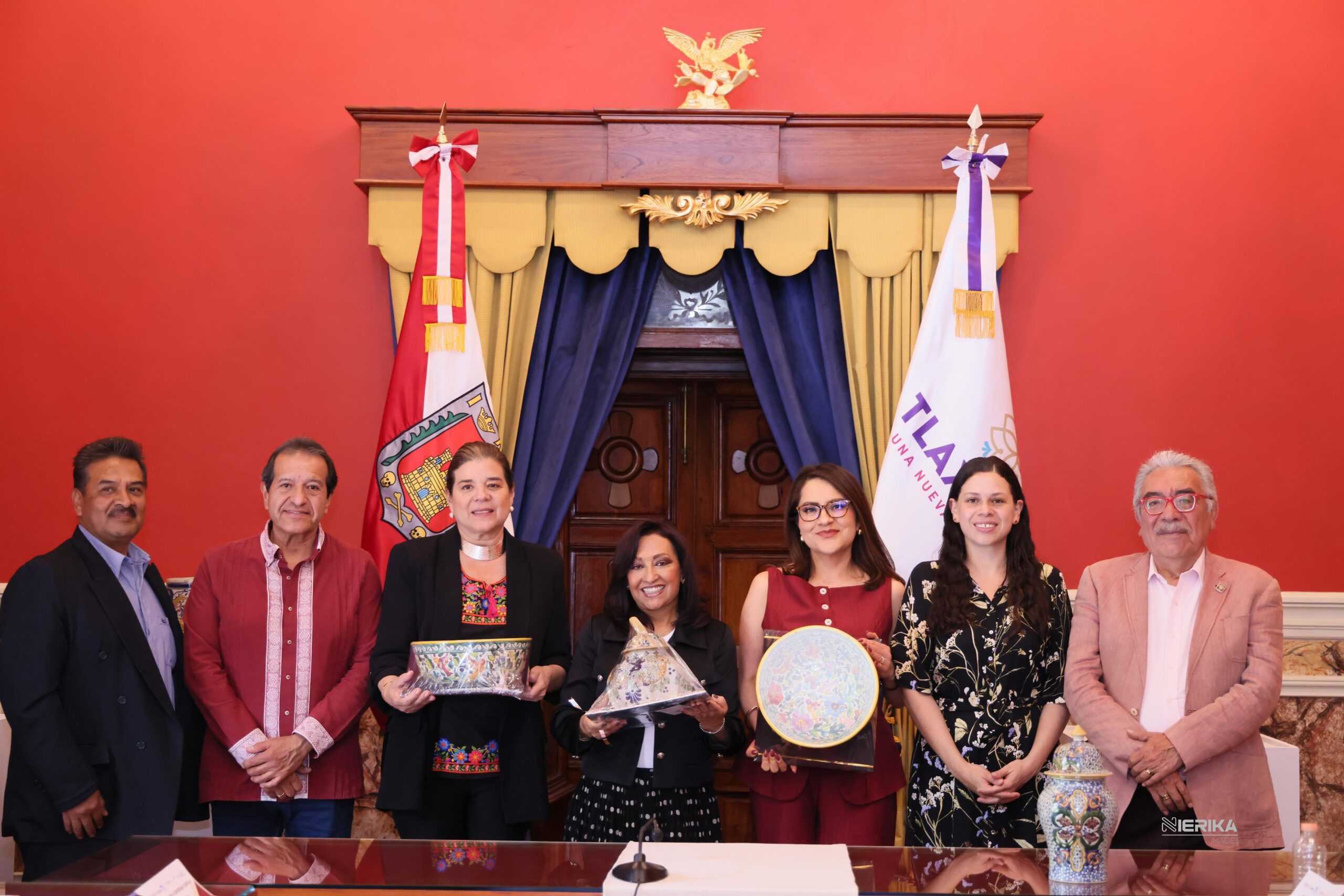 RINDEN PROTESTA INTEGRANTES DEL CONSEJO COMUNITARIO PARA LA SALVAGUARDA DE LOS PROCESOS ARTESANALES DE LA TALAVERA.