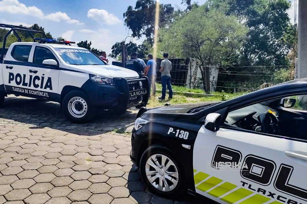 RESGUARDA POLICÍA Y PROTECCIÓN CIVIL MUNICIPAL DE TLAXCALA ZONA TRAS VOLCADURA DE CAMIÓN