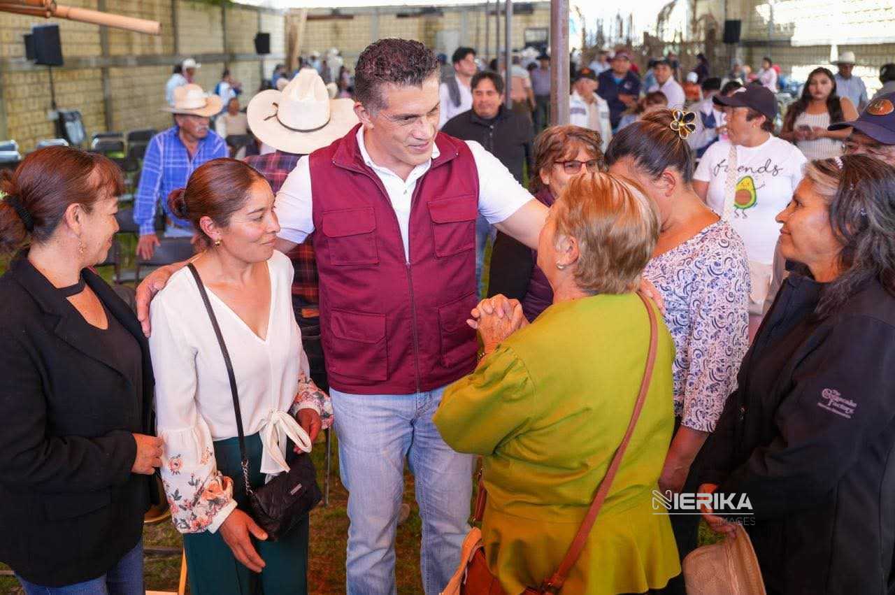 ALFONSO SÁNCHEZ GARCÍA RECONOCE EL TRABAJO DE VECINAS Y VECINOS DEL ORIENTE DEL ESTADO