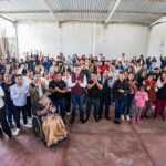 ESCUCHA ALFONSO SÁNCHEZ GARCÍA A HABITANTES DE LA COMUNIDAD INDÍGENA