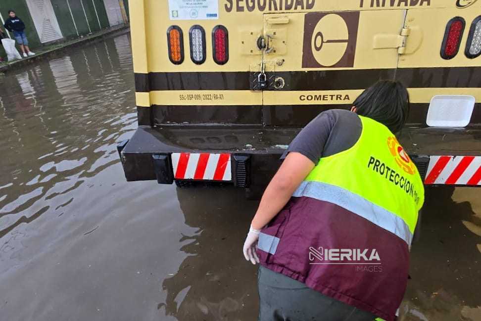 BRIGADAS DE PROTECCIÓN CIVIL Y SEGURIDAD PÚBLICA DEL MUNICIPIO DE TLAXCALA ATIENDEN AFECTACIONES POR LLUVIA