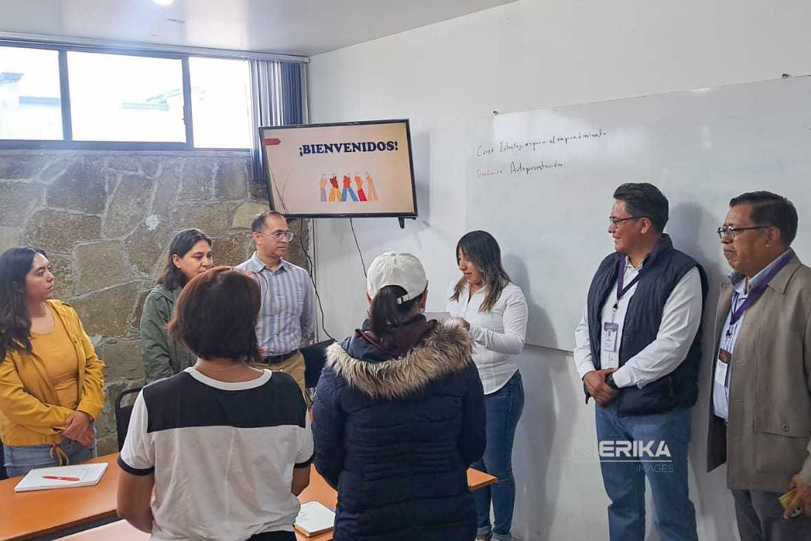 CAPACITA AYUNTAMIENTO DE TLAXCALA A MUJERES EN «ESTRATEGIAS DE EMPRENDIMIENTO» PARA FORTALECER SU AUTONOMÍA ECONÓMICA