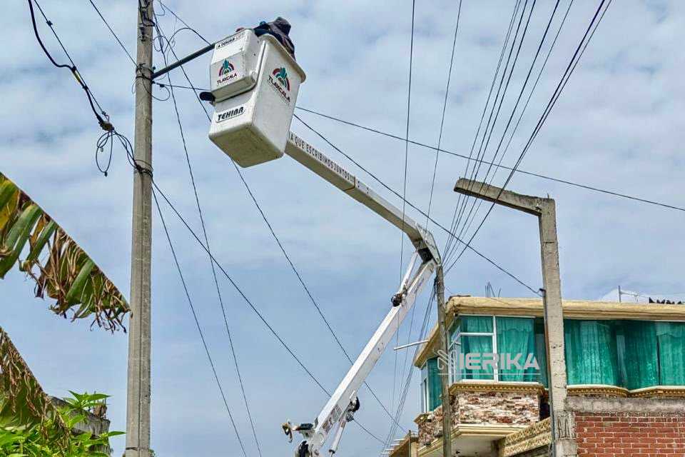 Brigadas de “Más Territorio” atienden bacheo, rehabilitan luminarias y mantienen áreas verdes en distintos puntos de la capital