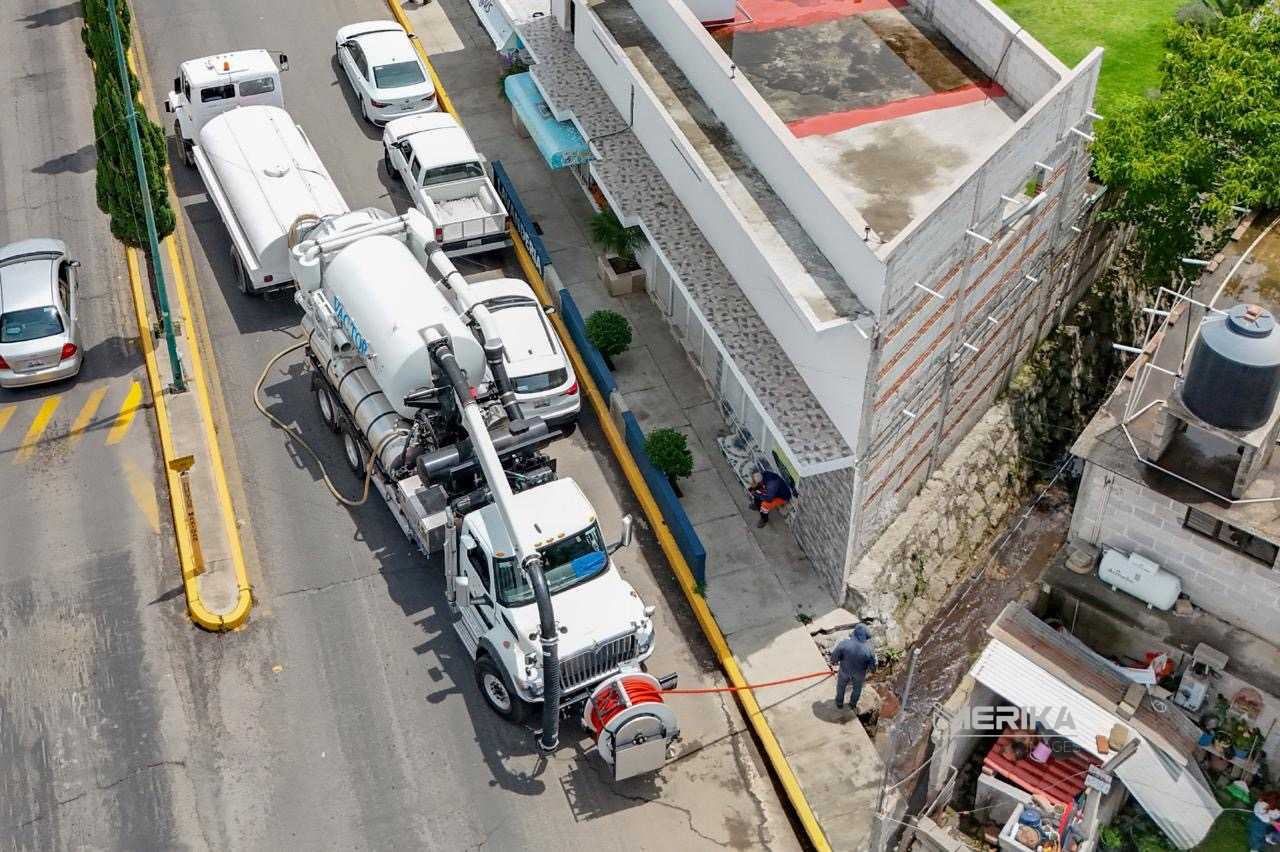SUPERVISA PRESIDENTE MUNICIPAL DE TLAXCALA TRABAJOS DE DESAZOLVE PREVENTIVO EN BULEVAR GASODUCTO