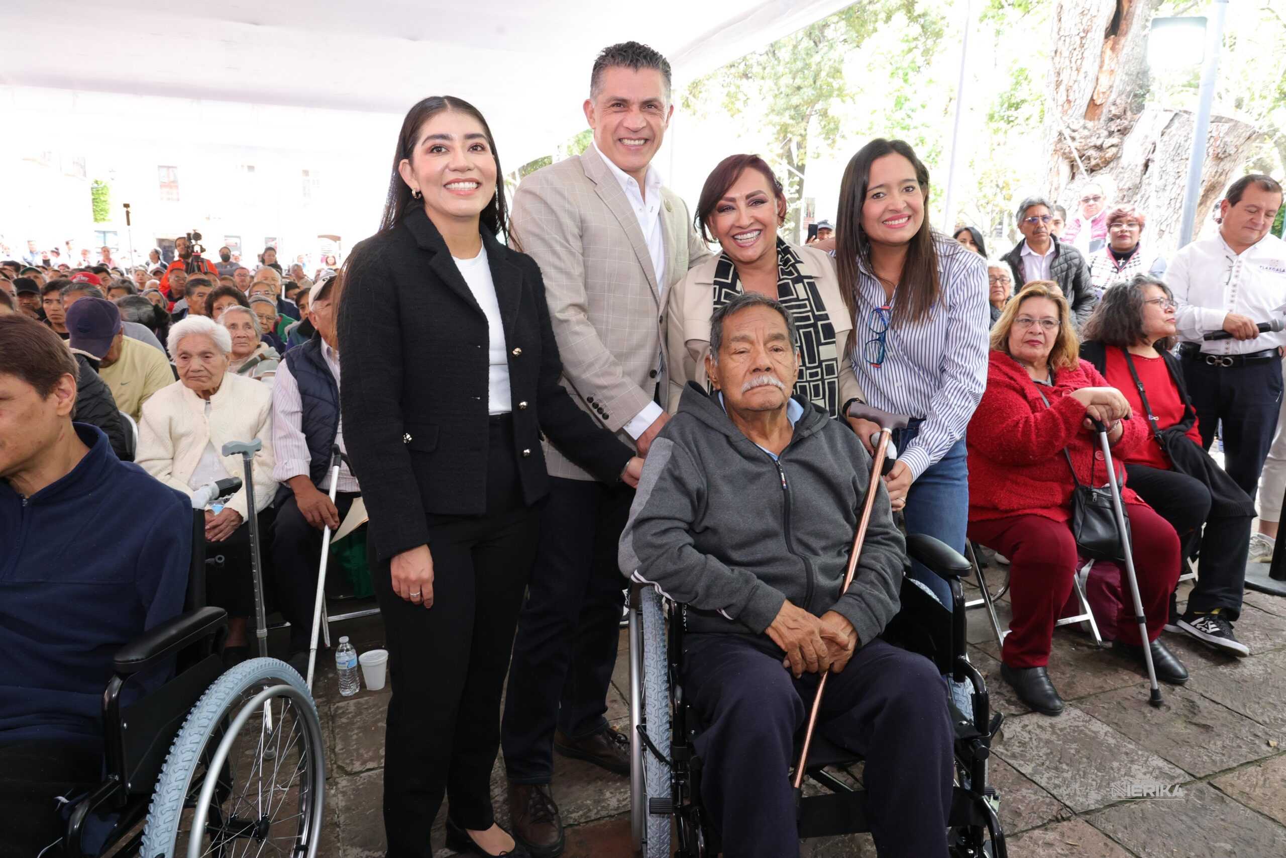 Gobierno estatal fortalece la inclusión con entrega de 240 sillas de ruedas a personas con discapacidad