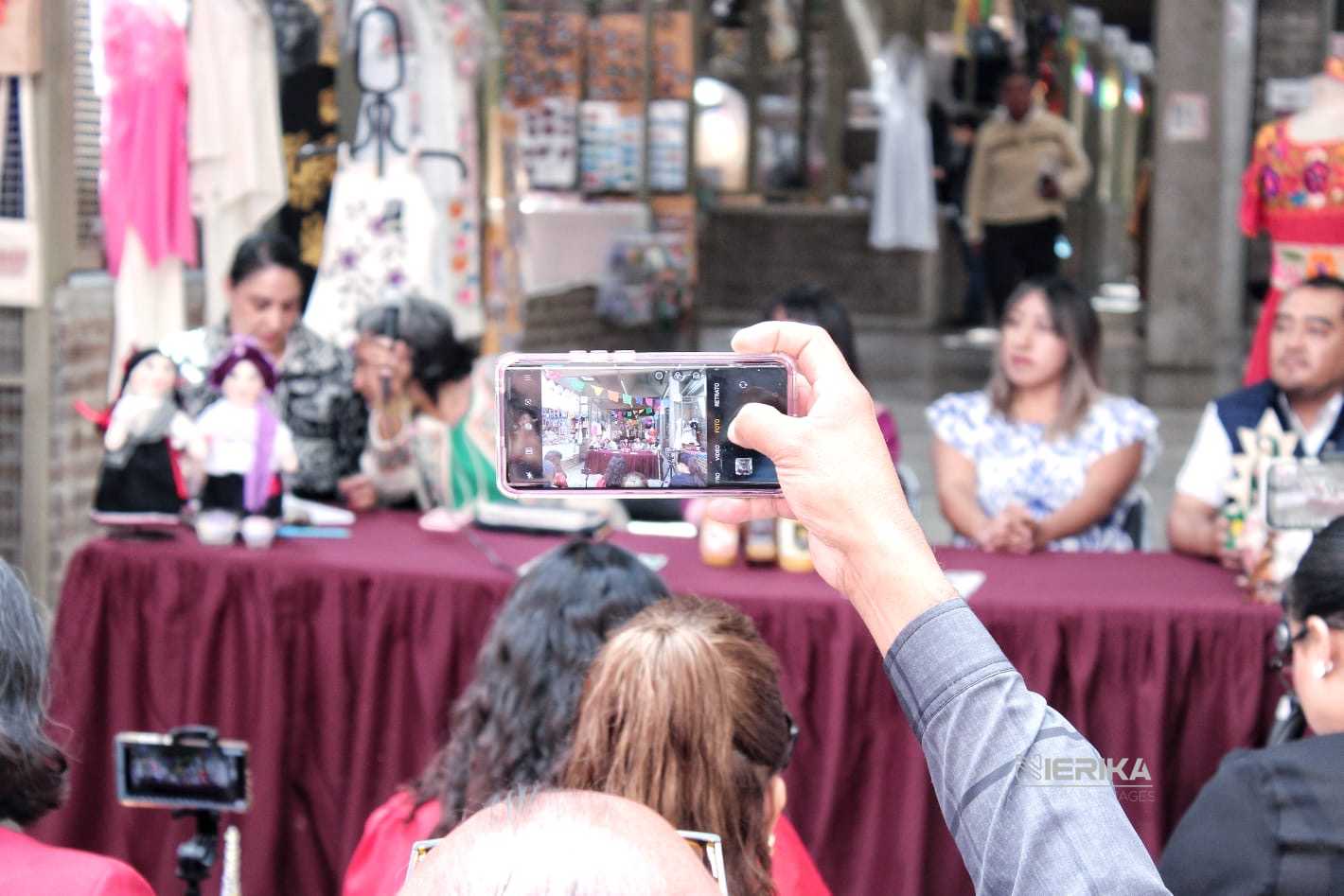 EL MERCADO DE ARTESANOS DE LA CAPITAL LANZA «VERANO MÁGICO» CON TALLERES Y PROMOCIÓN CULTURAL