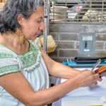 EL TALENTO DE CREADORES TIENE UN ESPACIO PARA CRECER EN EL MERCADO DE ARTESANOS DEL MUNICIPIO DE TLAXCALA
