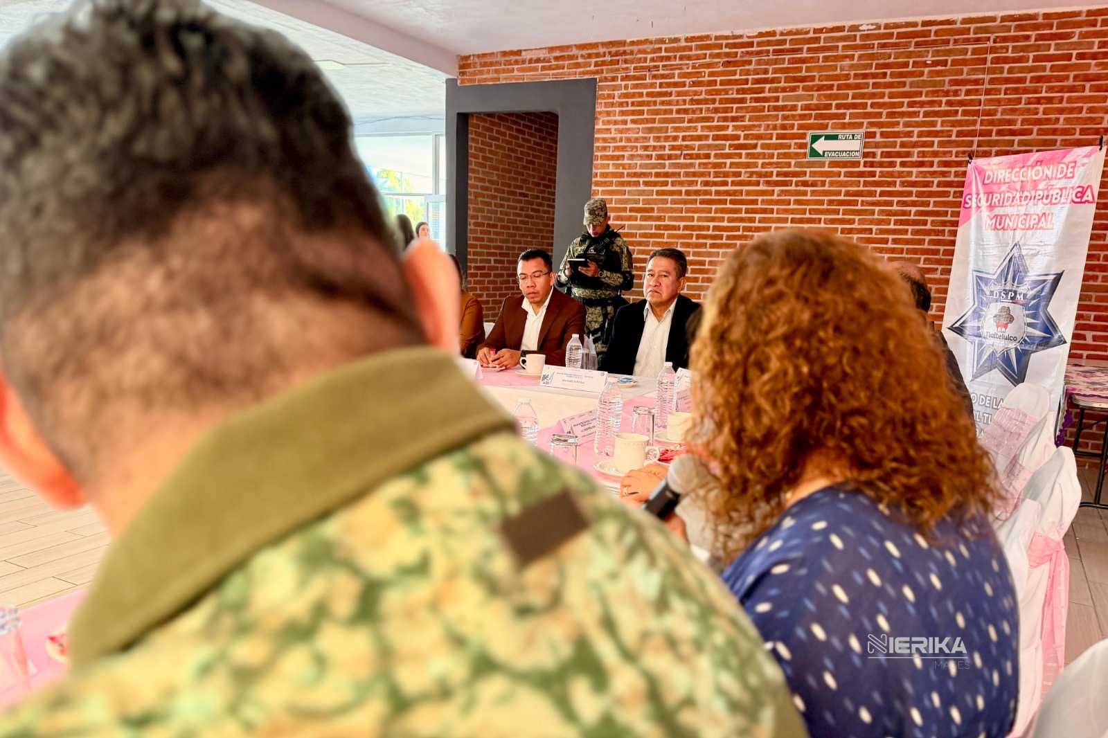 El presidente municipal de Tlaxcala, Carlos López Suárez, participó este viernes en la Mesa de Construcción de Paz y Seguridad Región II