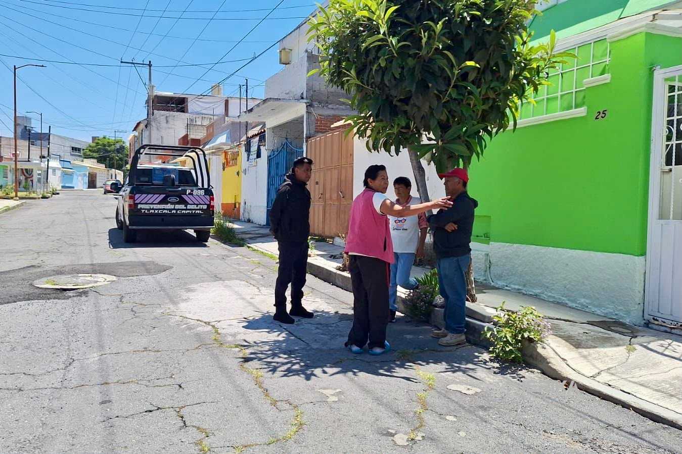 Brigadas de “Más Territorio” bachean en calle Diego Muñoz Camargo y suman vecinos vigilantes en Acuitlapilco