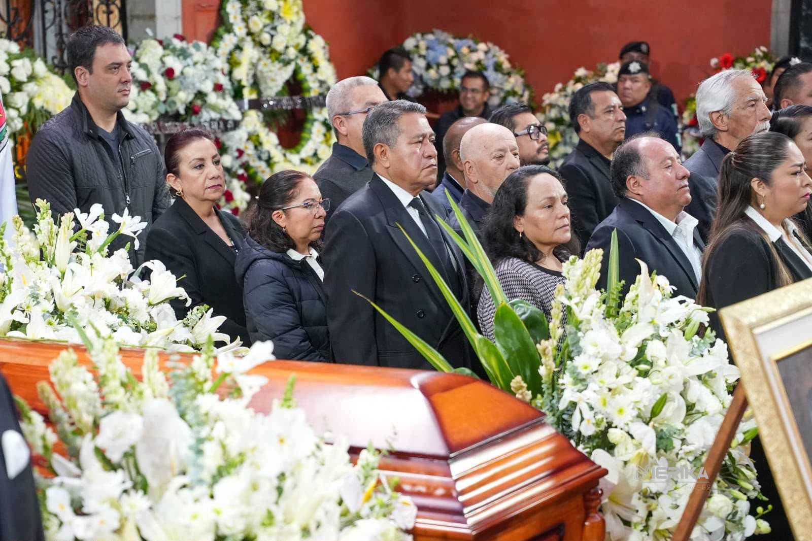 Carlos López Suárez, acompañó al alcalde con licencia, Alfonso Sánchez García, al homenaje póstumo al exgobernador Sánchez  Anaya