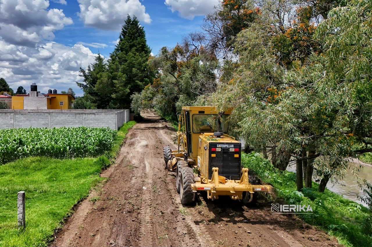 DIRECCIÓN DE OBRAS PÚBLICAS MEJORA VIALIDAD EN SAN ESTEBAN TIZATLÁN PARA FACILITAR LA MOVILIDAD
