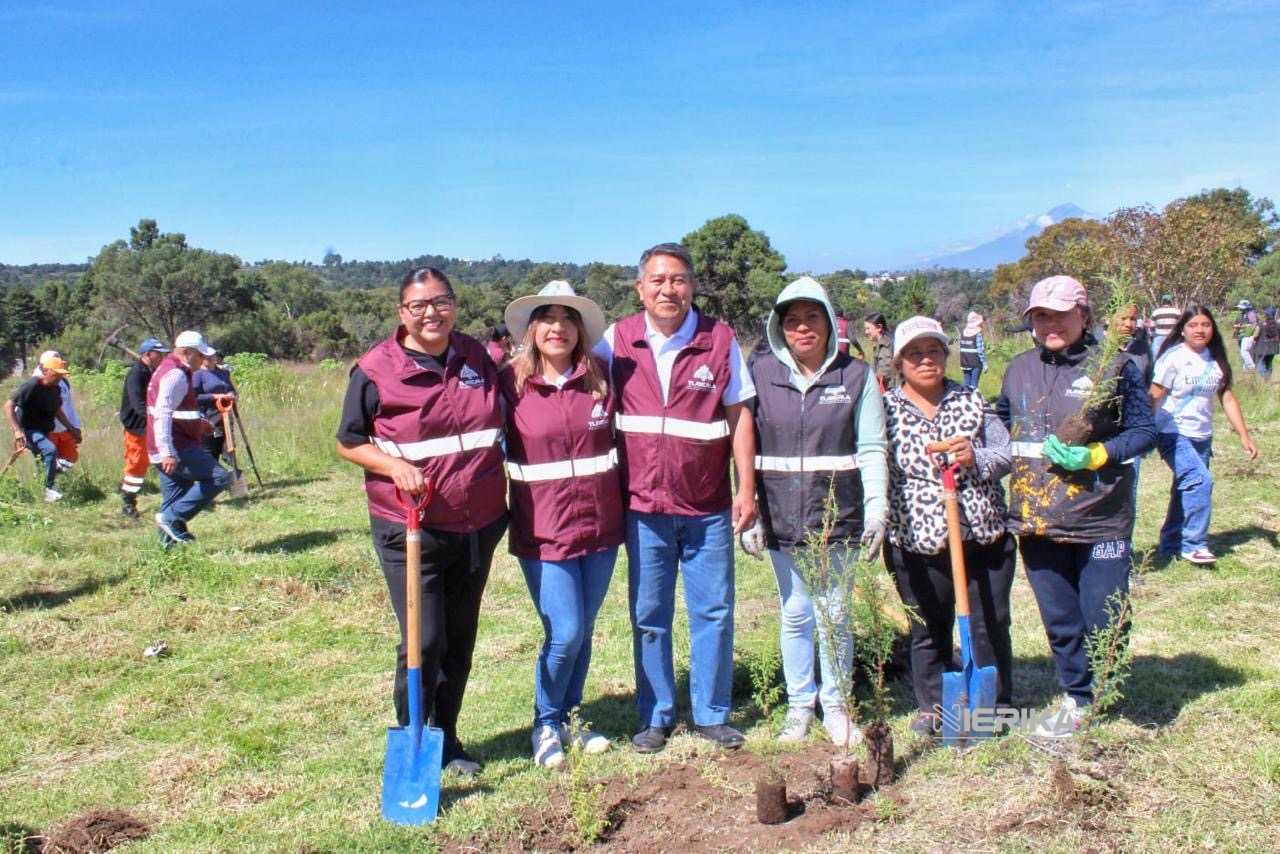 CONTINÚA AYUNTAMIENTO DE TLAXCALA LAS MACROFAENAS CON JORNADA DE REFORESTACIÓN EN CUAUHTELULPAN
