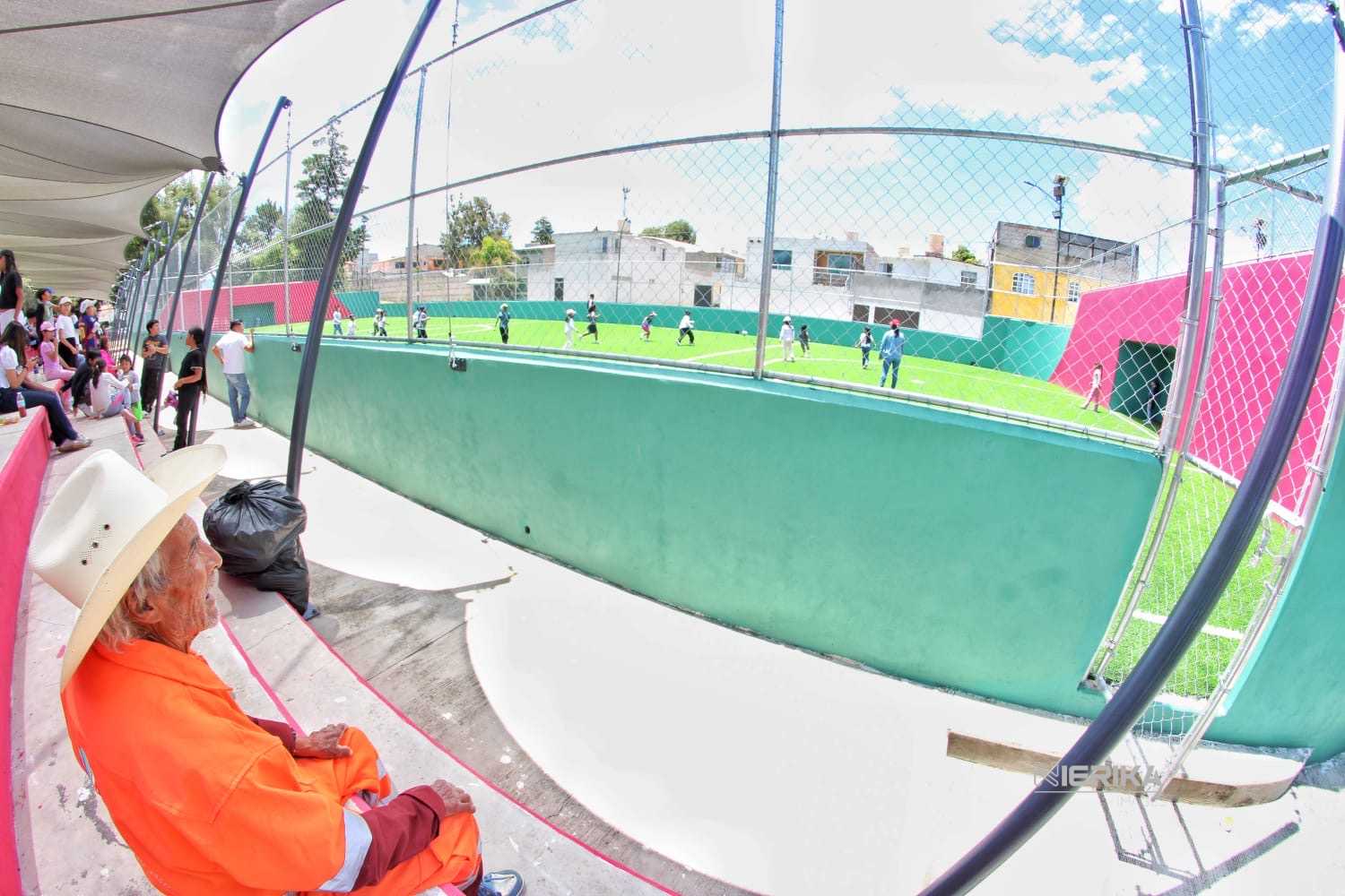 INAUGURA ALCALDE DE TLAXCALA REHABILITACIÓN DE LA CANCHA BLAS «CHARRO» CARVAJAL, OBRA IMPULSADA POR ALFONSO SÁNCHEZ GARCÍA