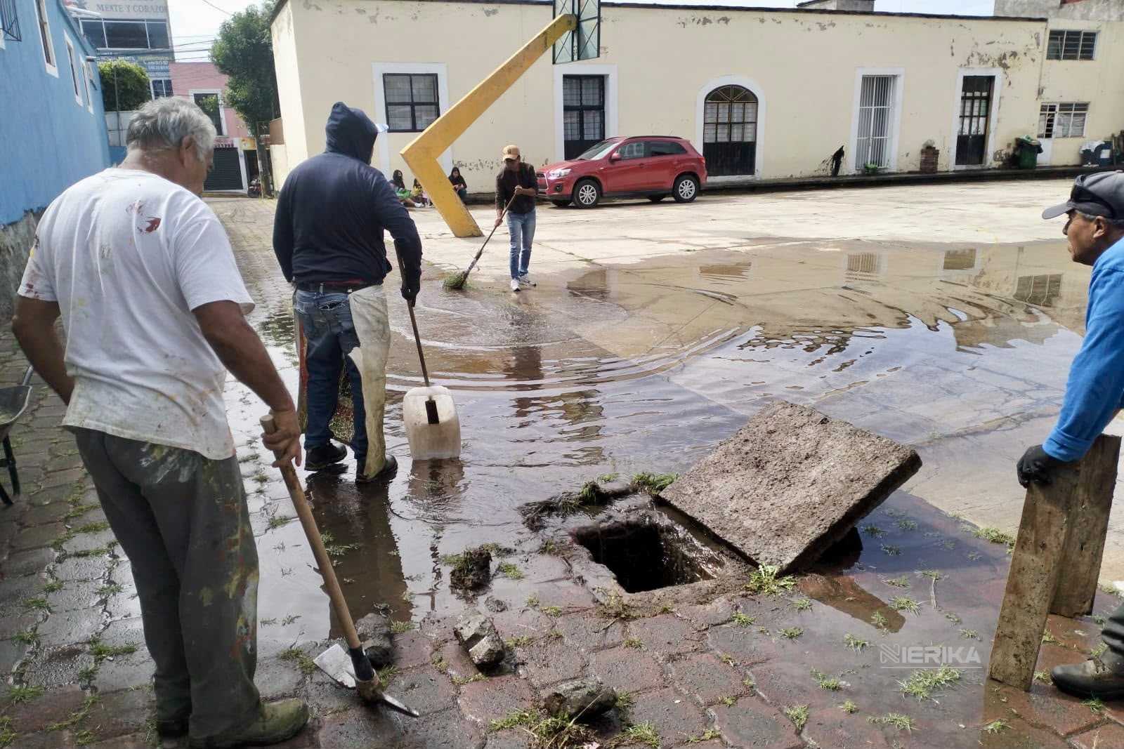 Brigadas de “Más Territorio” bachean en Tlacomulco y limpian jardín de niños en Ocotlán tras lluvias