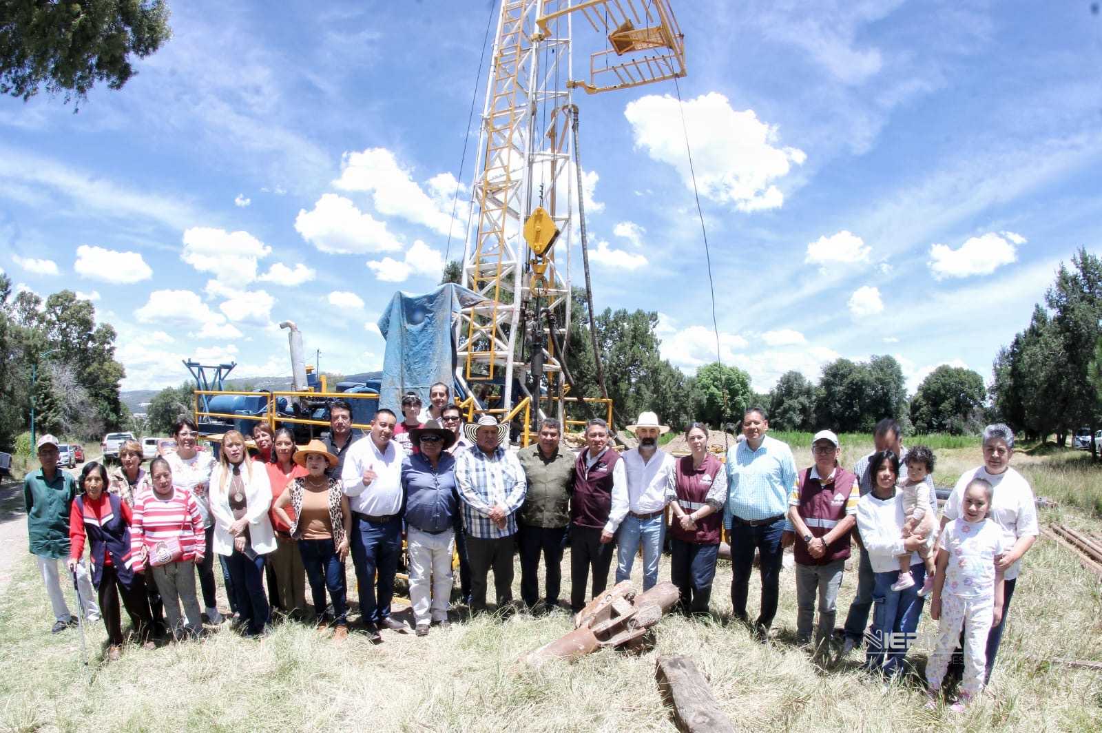 CARLOS LÓPEZ RECONOCE LEGADO DE ALFONSO SÁNCHEZ GARCÍA EN TERRITORIO Y COLOCA LA PRIMERA PIEDRA DE PERFORACIÓN DE UN POZO EN TEPEHITEC