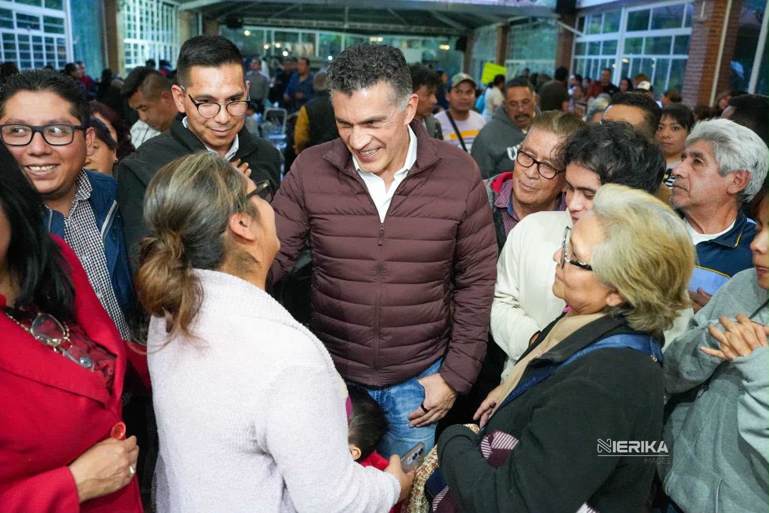 Alfonso escucha, por eso lo apoyamos: vecinos de Apizaco