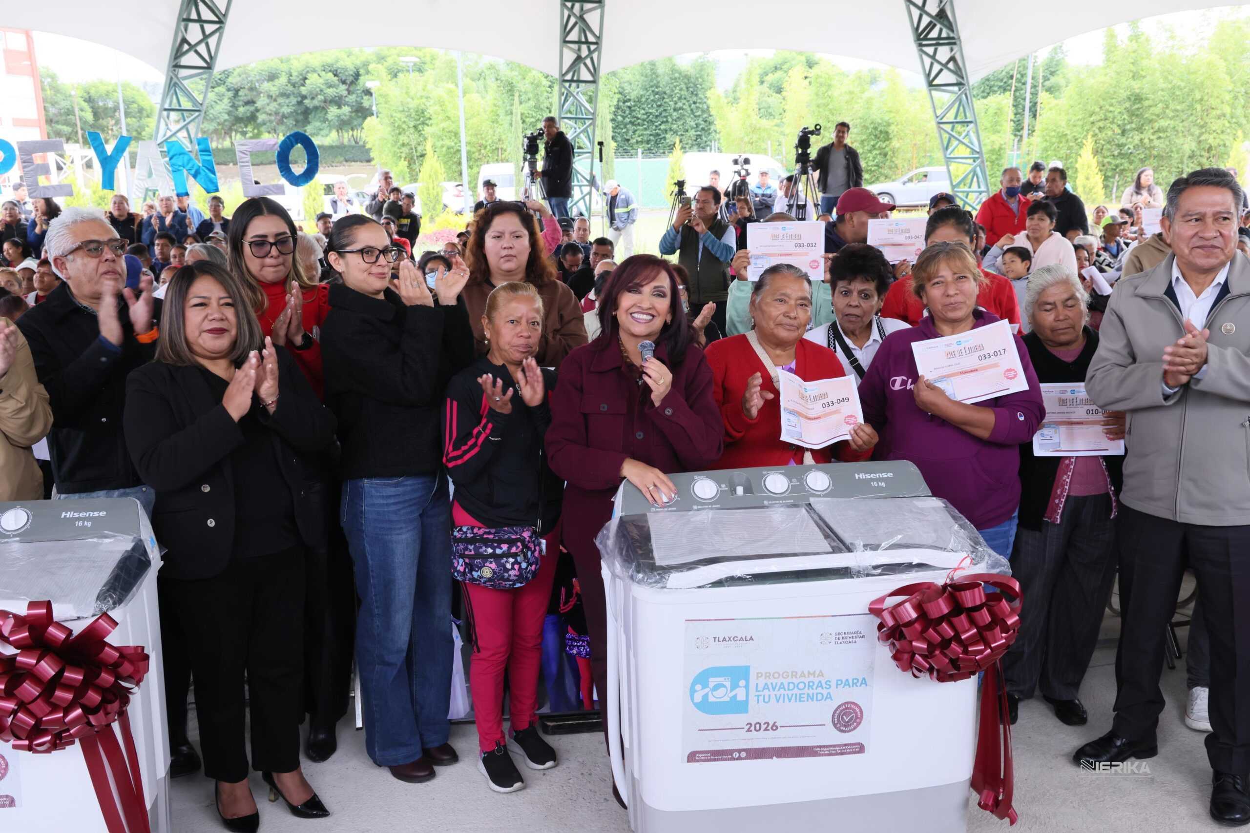 GOBERNADORA LLEVA APOYOS DIRECTOS A LOS HOGARES CON PROGRAMA DE LAVADORAS.