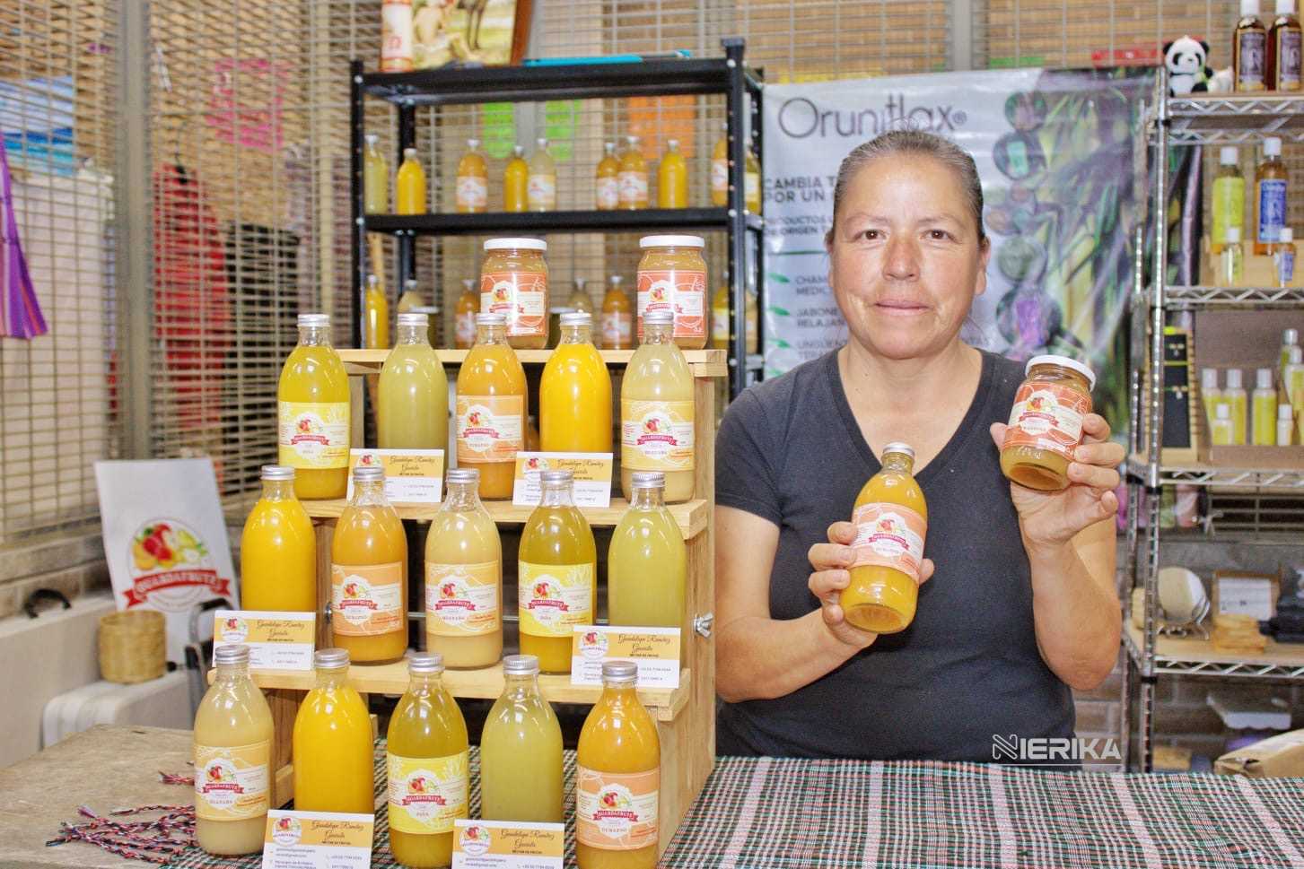 DESDE EL MERCADO DE ARTESANOS DE LA CAPITAL “GUARDA FRUTZ” ACERCA A LA CIUDADANÍA PRODUCTOS ELABORADOS A BASE DE FRUTAS