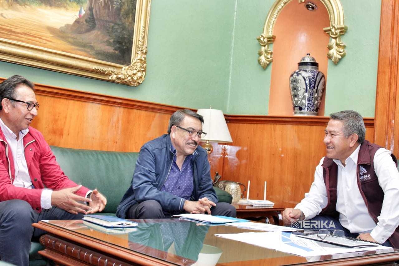 Carlos López Suárez, sostuvo un encuentro con comerciantes de la zona centro de la capital
