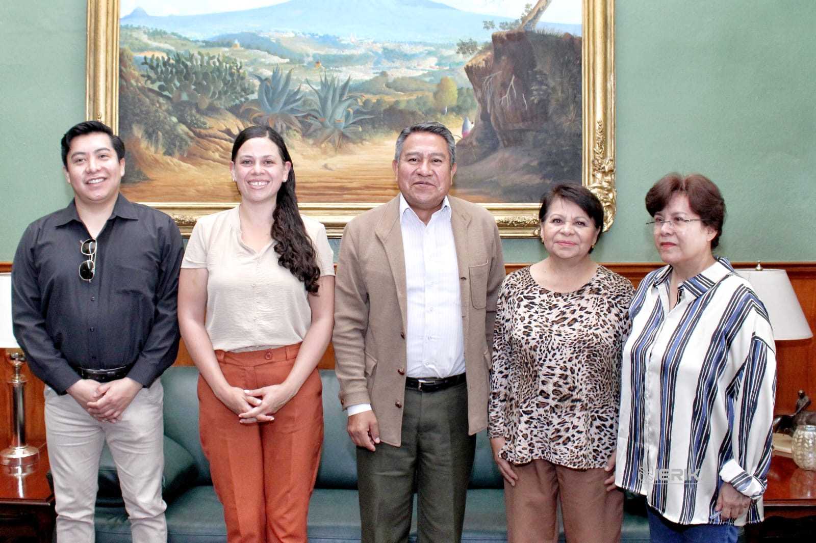 Carlos López Suárez, sostuvo una reunión de trabajo con la secretaria de Cultura del Estado, Karen Álvarez Villeda