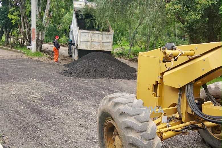 BRIGADAS DE MÁS TERRITORIO Y MENOS ESCRITORIO MEJORAN CAMINO EN SAN ESTEBAN TIZATLÁN