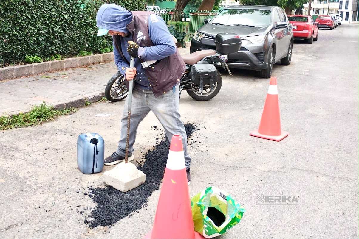 Brigadas de “Más Territorio” bachean en La Joya y Centro, y reparan luminarias en San Gabriel Cuauhtla