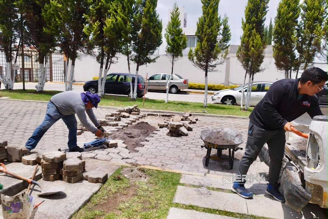 Brigadas de “Más Territorio” colocan tope en Tlacomulco, cortan maleza en Ixtulco y realizan faena en Bulevar Guillermo Valle