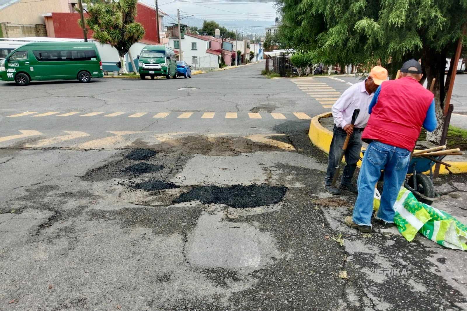 Brigadas de “Más Territorio” bachean en El Sabinal y El Mirador, y nivelan adoquín en Francisco I. Madero