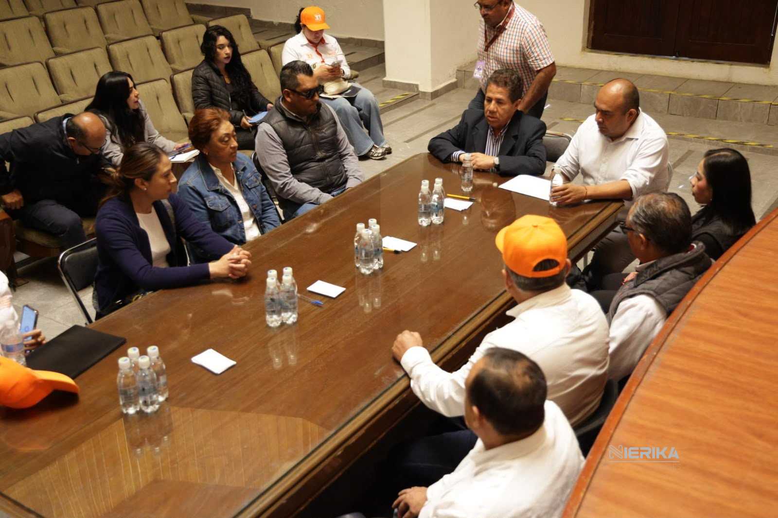 GOBIERNO ESTATAL REFRENDA RESPETO A LA LIBRE MANIFESTACIÓN Y ACOMPAÑA A FAMILIARES DE DOCENTE DE EDUCACIÓN FÍSICA.