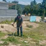 Brigadas del programa Más Territorio realizan trabajos de poda en los campos deportivos de Ocotlán
