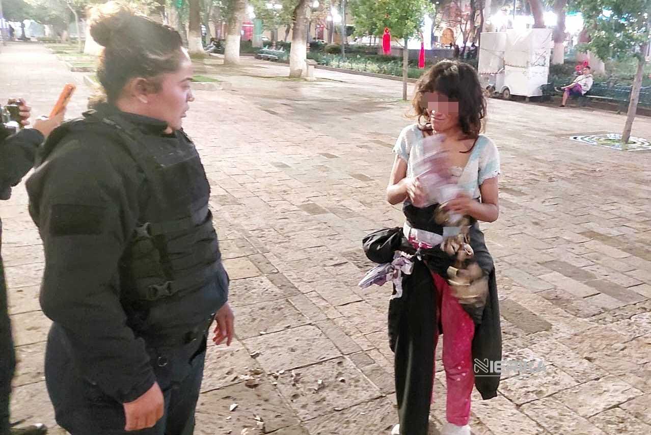 POLICÍA MUNICIPAL DE TLAXCALA AUXILIA A MUJER EN SITUACIÓN DE CALLE Y JUNTO CON EL INSTITUTO DE LA MUJER LA VINCULA AL SEDIF