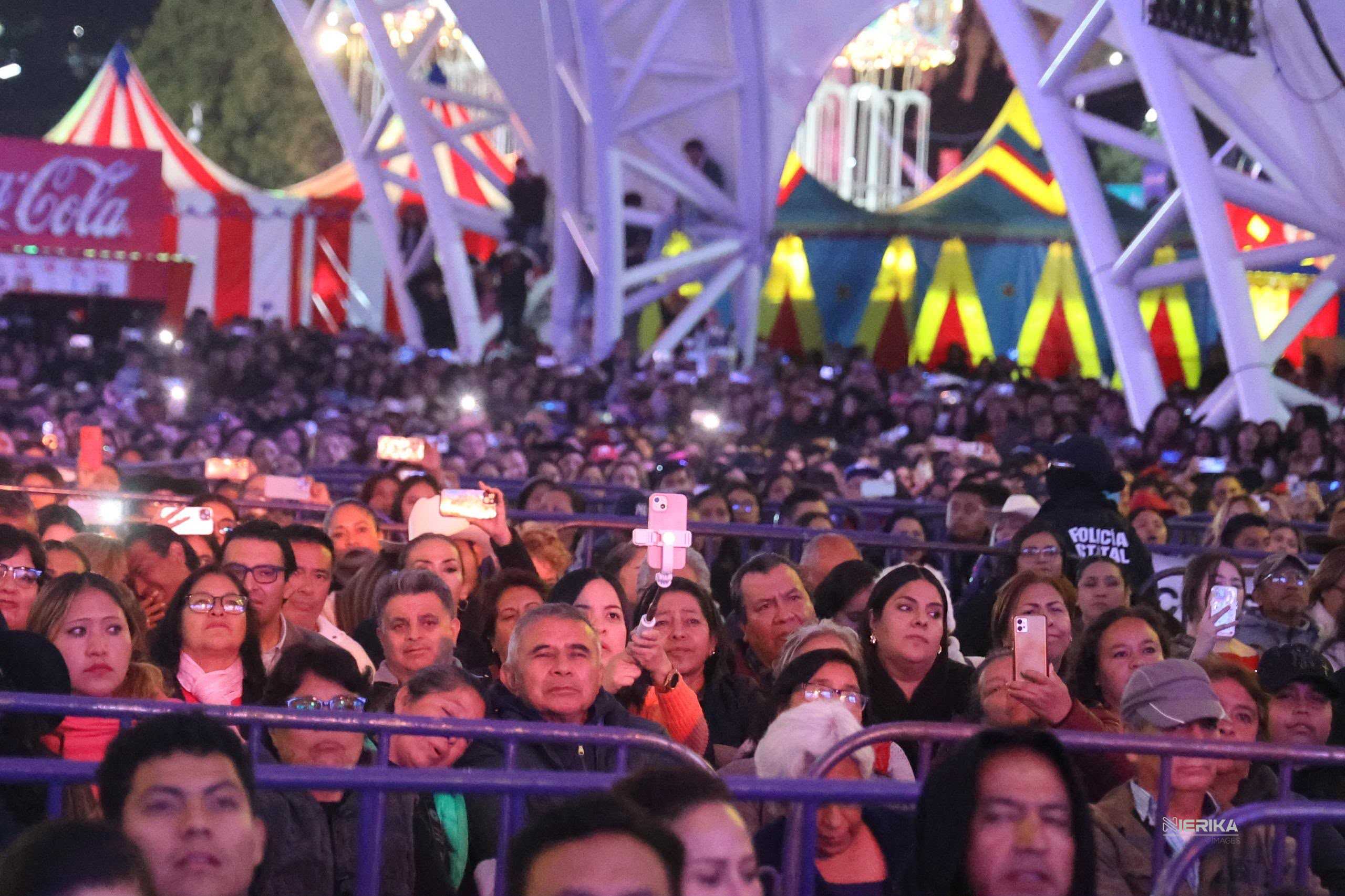 ÉXITO TOTAL EL ARRANQUE DE “TLAXCALA, LA FERIA DE FERIAS 2026”: 40 MIL PERSONAS ABARROTAN EL TEATRO DEL PUEBLO.